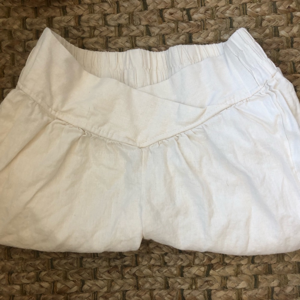 Cuffed V shaped pants